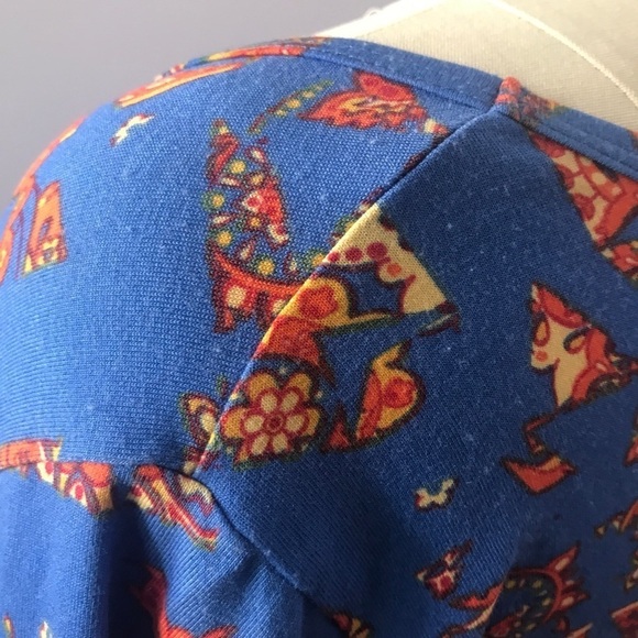 NWT LuLaRoe Fractured Floral and Blue Perfect T- Medium - Picture 6 of 7